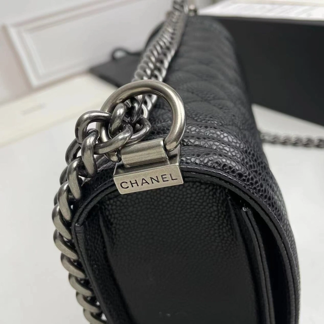 Chanel AAA Quality Messenger Bags For Women Durable 7709
