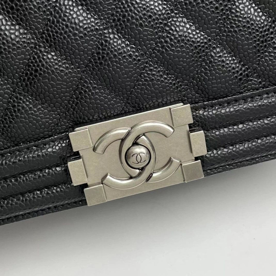 Chanel AAA Quality Messenger Bags For Women Durable 7709