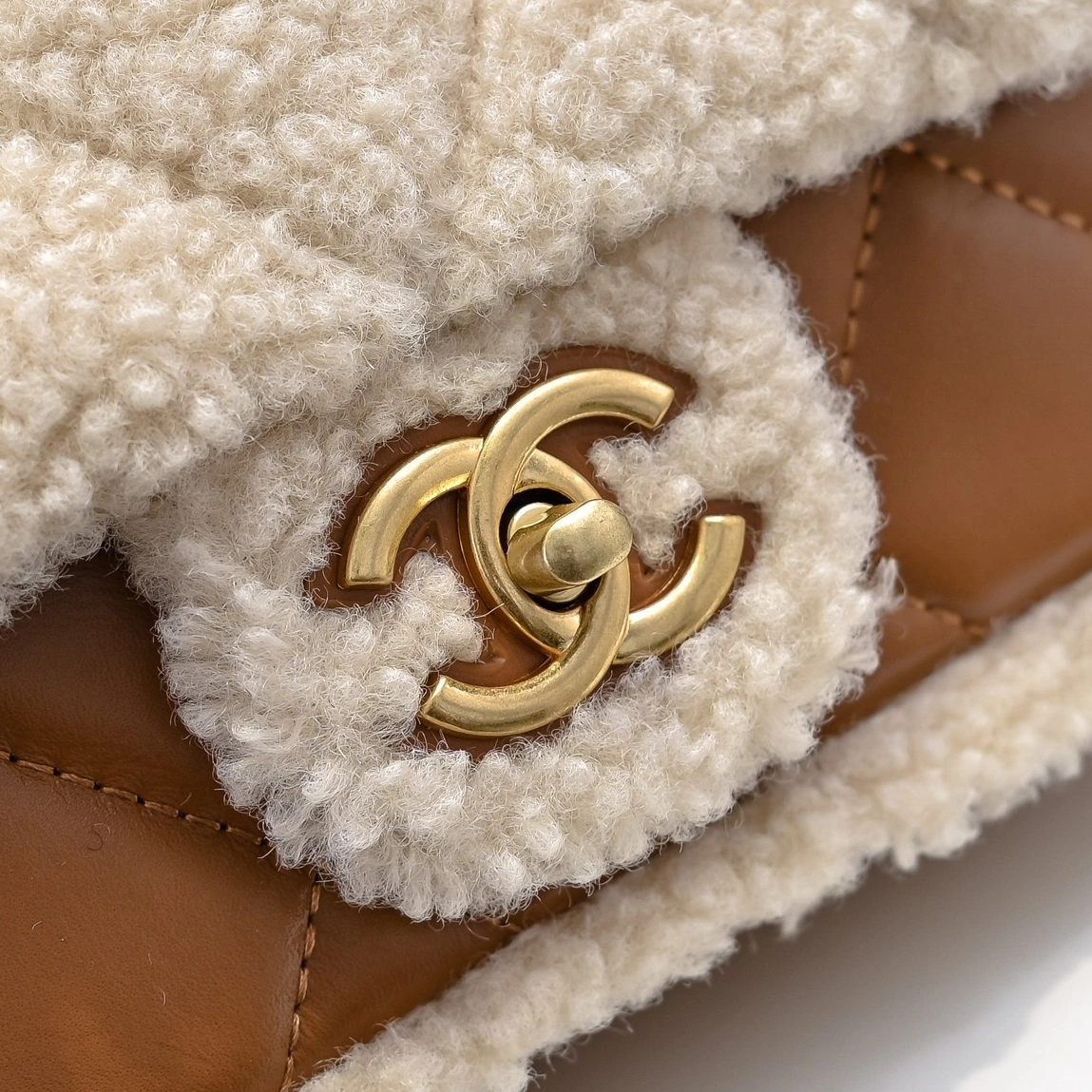 Chanel AAA Quality Messenger Bags For Women EasyMatch 1351