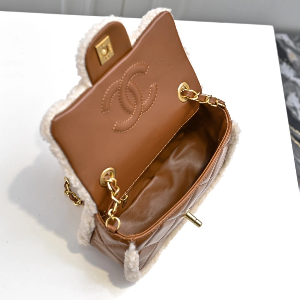 Chanel AAA Quality Messenger Bags For Women EasyMatch 1351