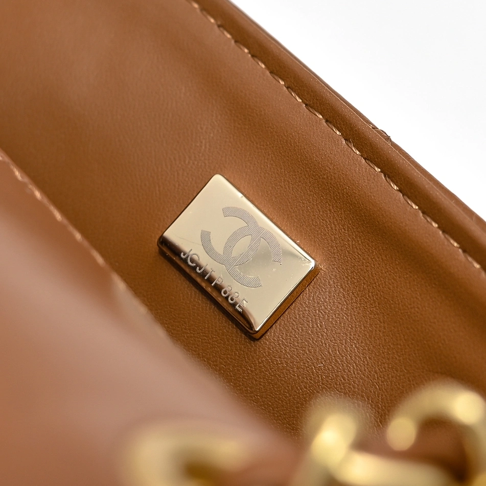 Chanel AAA Quality Messenger Bags For Women EasyMatch 1351