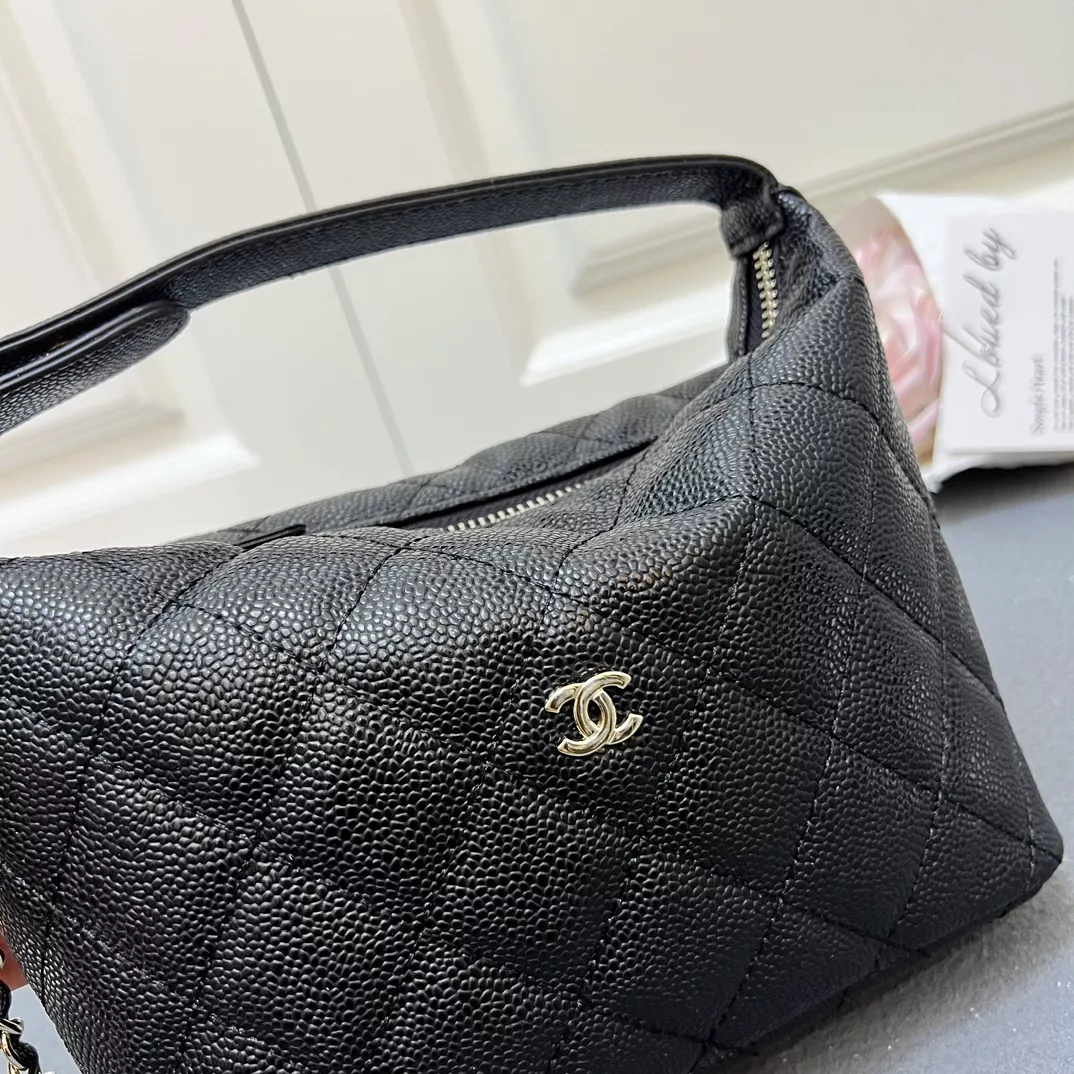 Chanel AAA Quality Messenger Bags For Women Efficient 4244