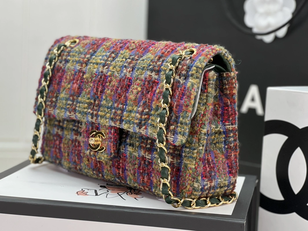 Chanel AAA Quality Messenger Bags For Women Efficient 883