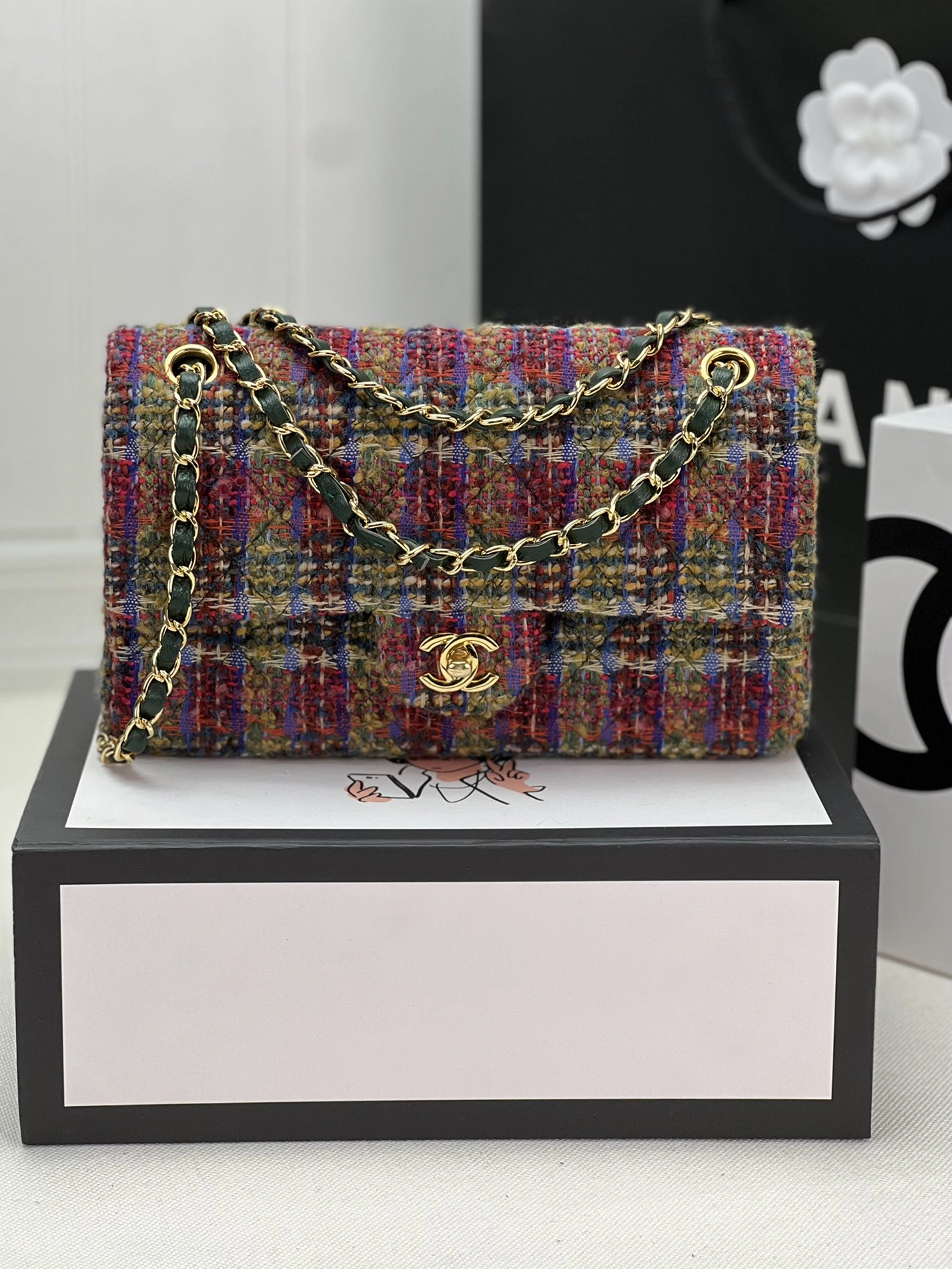 Chanel AAA Quality Messenger Bags For Women Efficient 883