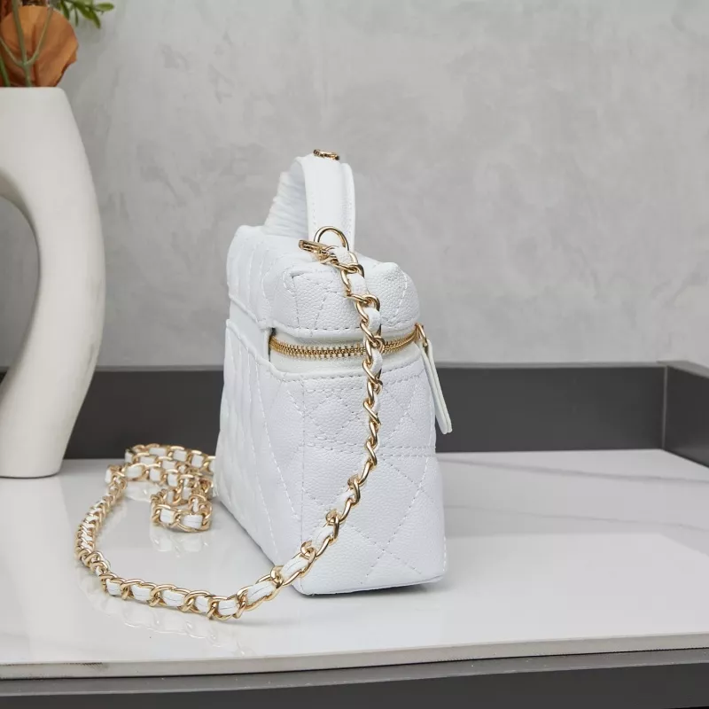 Chanel AAA Quality Messenger Bags For Women Elegant 3155