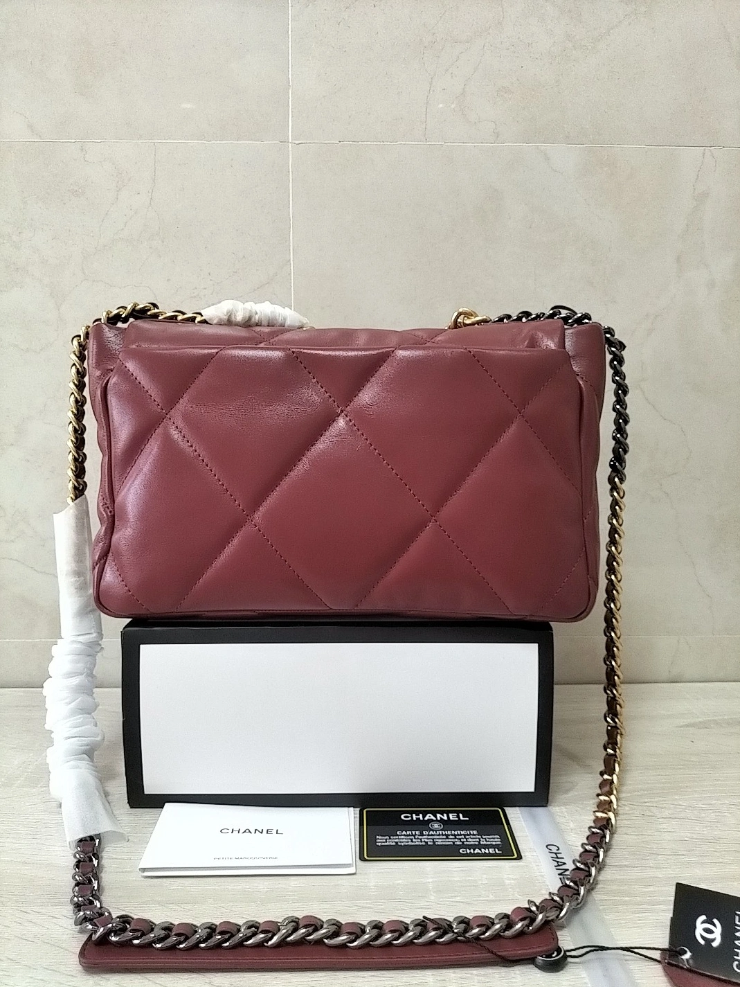 Chanel AAA Quality Messenger Bags For Women Elegant 546