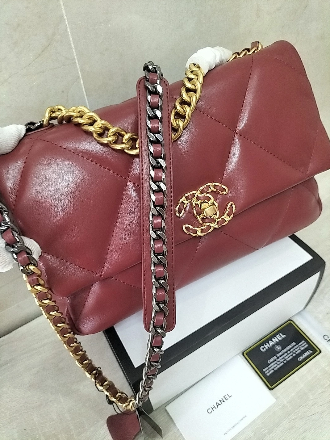 Chanel AAA Quality Messenger Bags For Women Elegant 546
