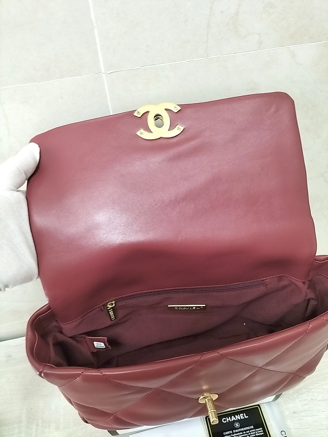 Chanel AAA Quality Messenger Bags For Women Elegant 546