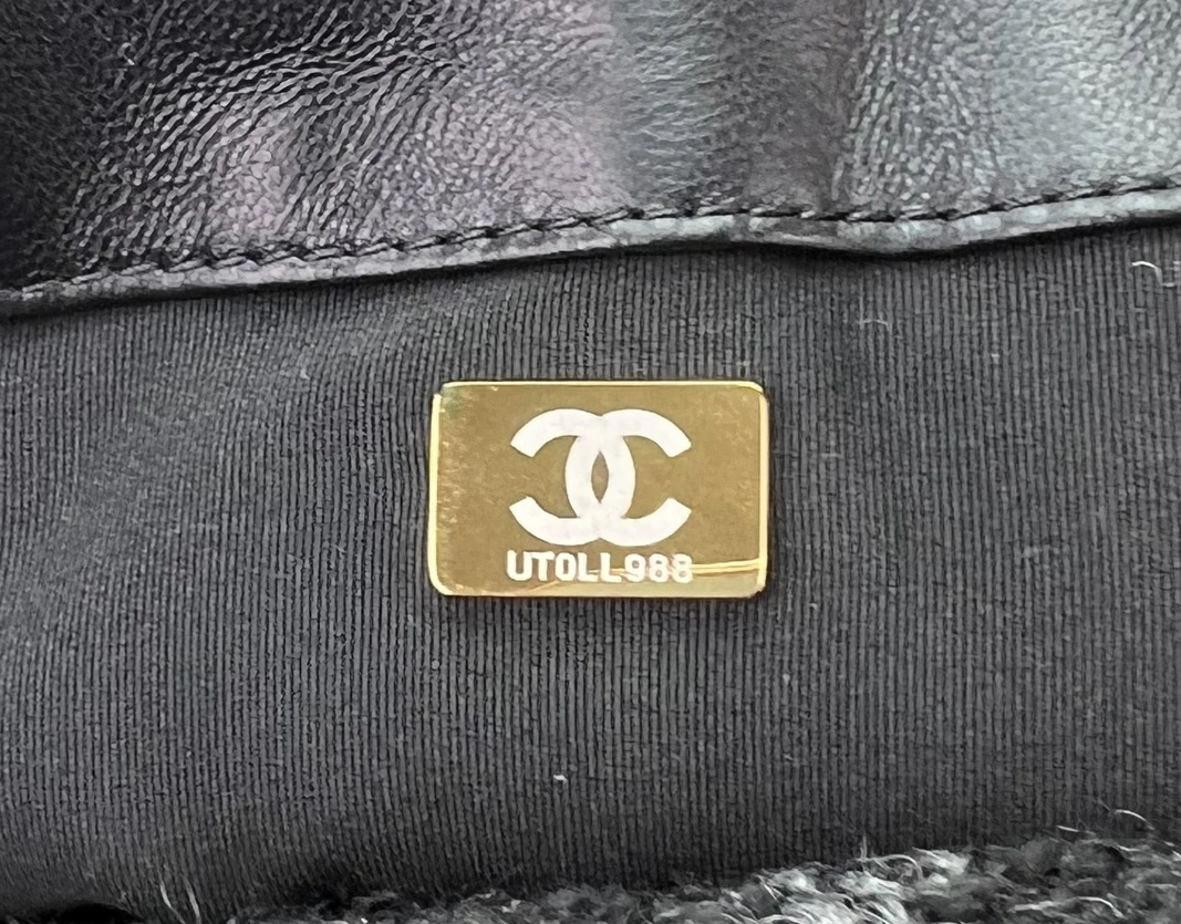Chanel AAA Quality Messenger Bags For Women Fashionable 2730