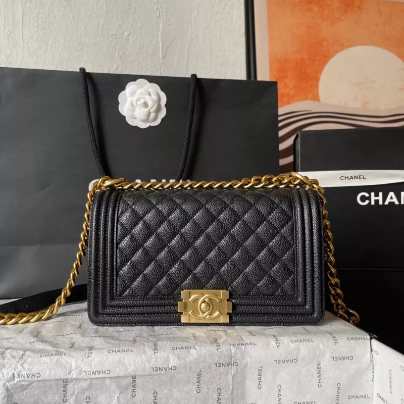 Chanel AAA Quality Messenger Bags For Women Fashionable 7424