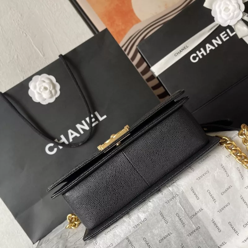 Chanel AAA Quality Messenger Bags For Women Fashionable 7424