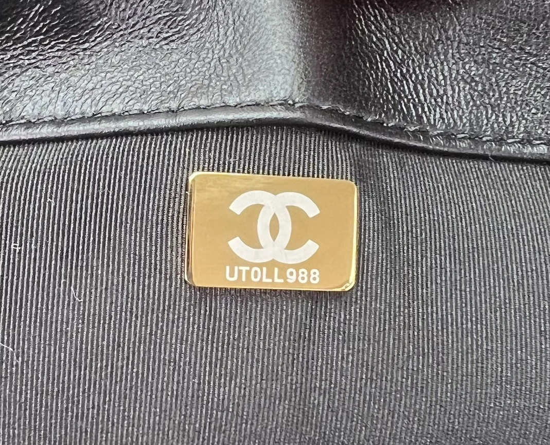 Chanel AAA Quality Messenger Bags For Women Fashionable 8993