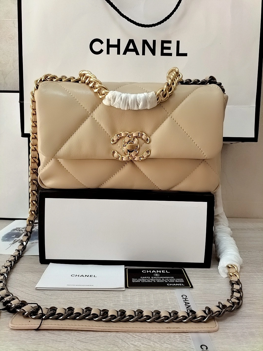 Chanel AAA Quality Messenger Bags For Women Flexible 2904