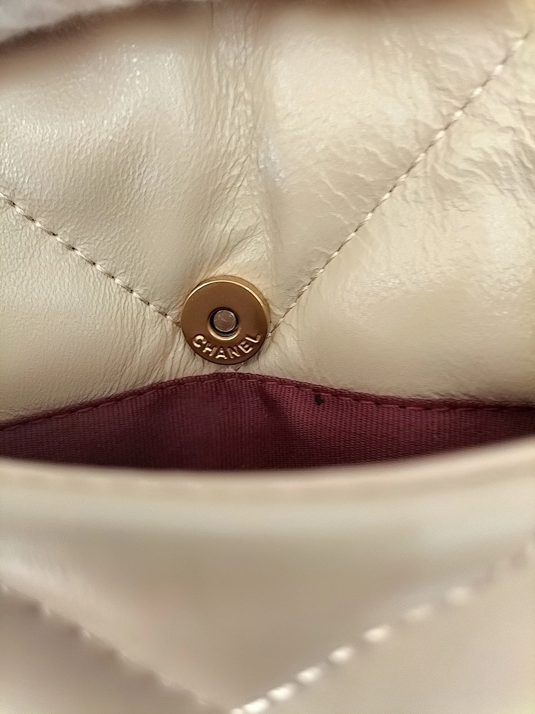 Chanel AAA Quality Messenger Bags For Women Flexible 2904