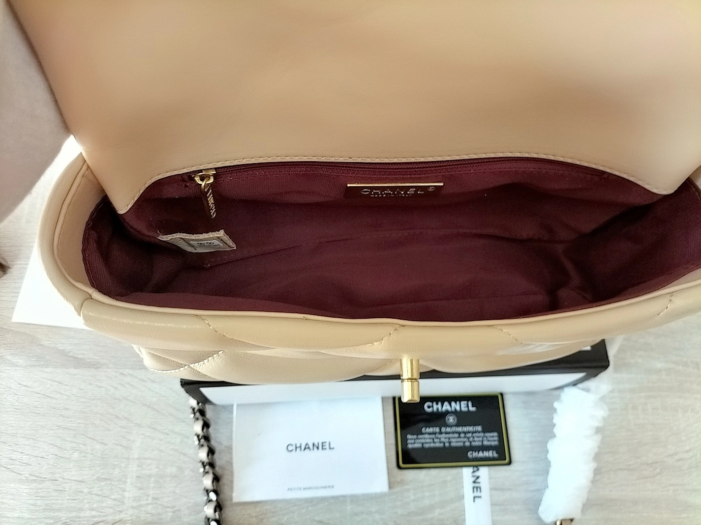 Chanel AAA Quality Messenger Bags For Women Flexible 2904