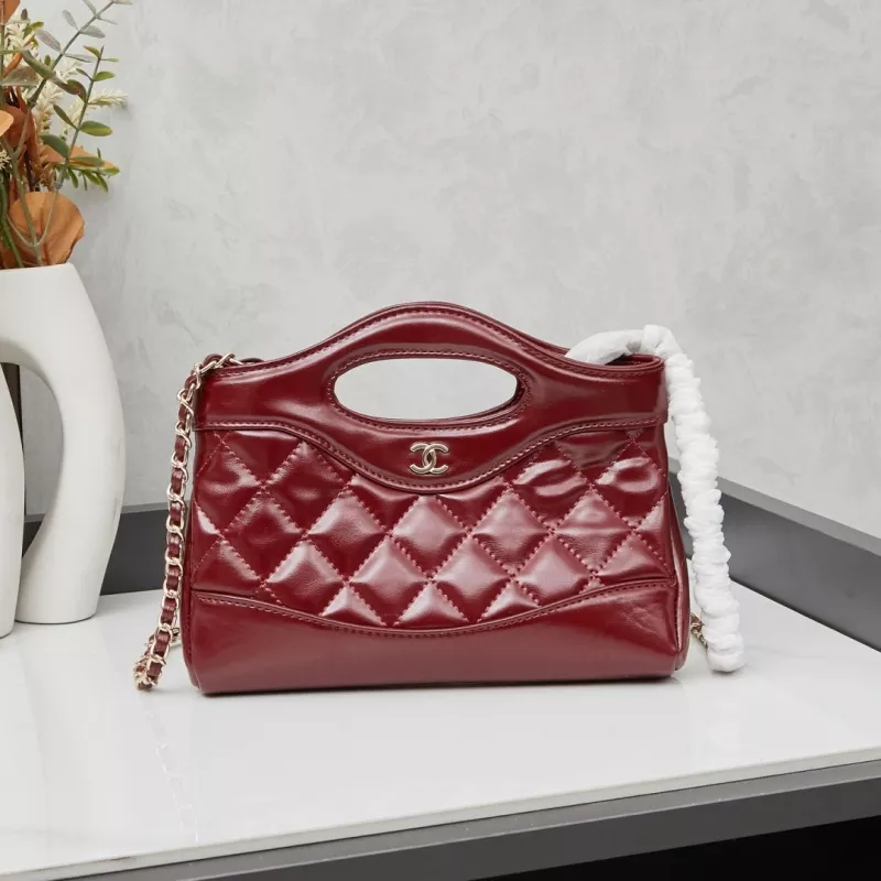 Chanel AAA Quality Messenger Bags For Women Flexible 8294