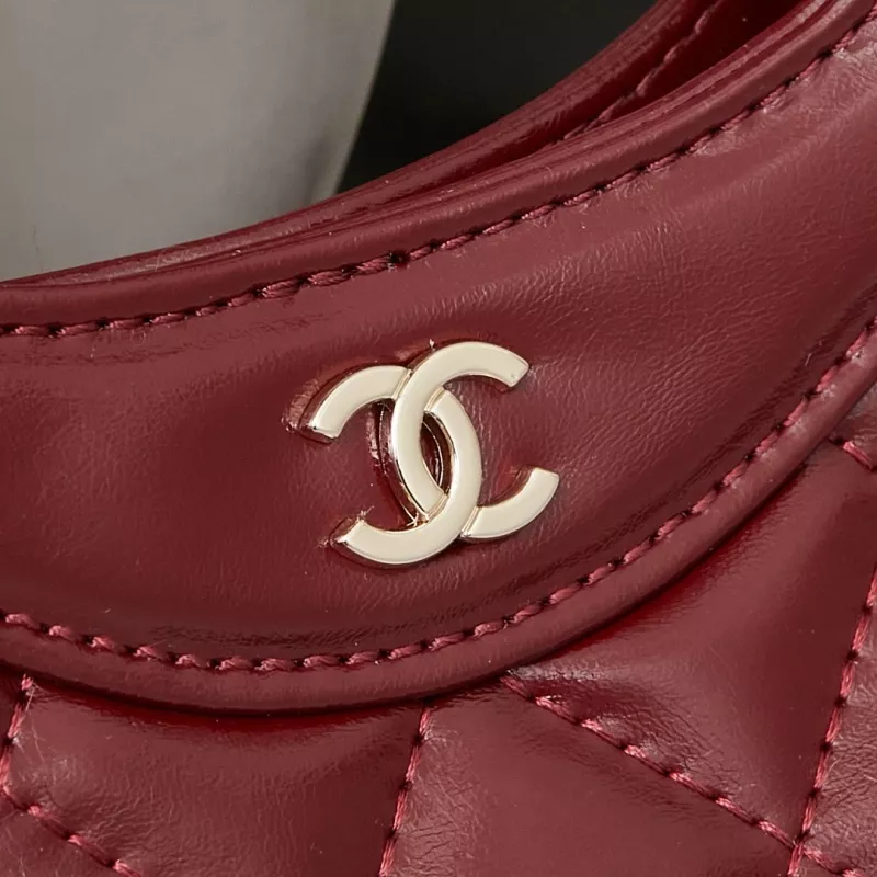 Chanel AAA Quality Messenger Bags For Women Flexible 8294
