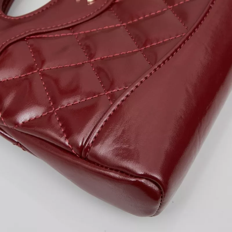Chanel AAA Quality Messenger Bags For Women Flexible 8294