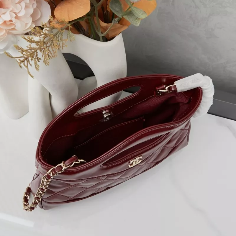 Chanel AAA Quality Messenger Bags For Women Flexible 8294