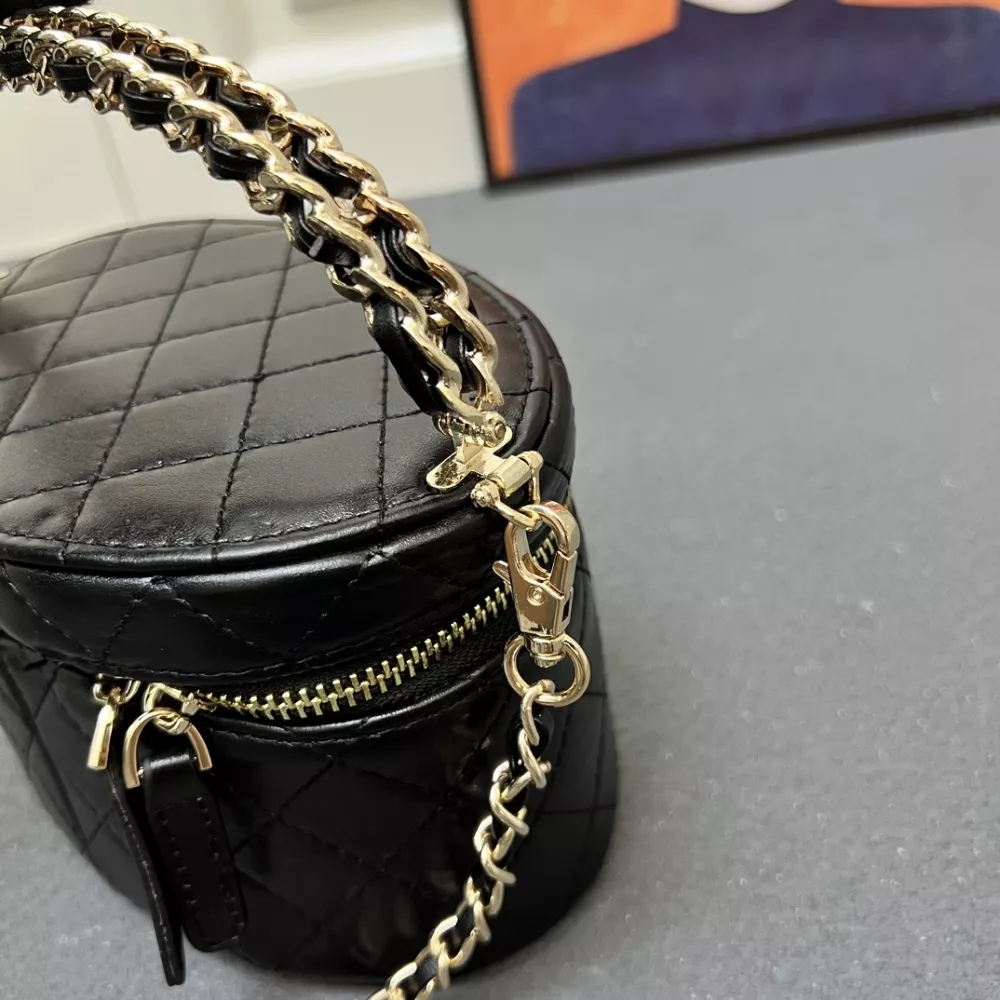 Chanel AAA Quality Messenger Bags For Women GoAnywhere 6166