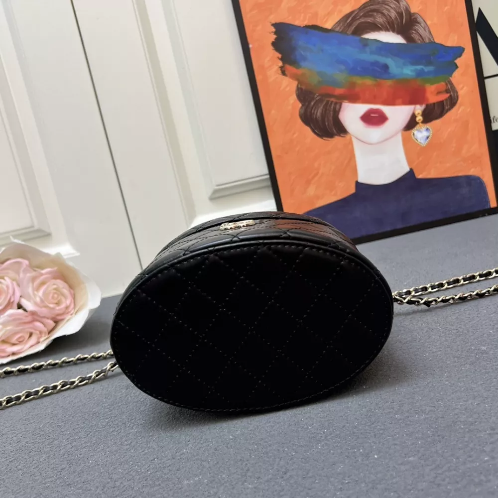Chanel AAA Quality Messenger Bags For Women GoAnywhere 6166