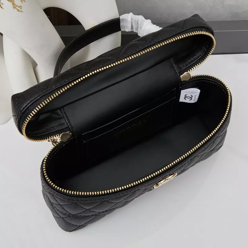 Chanel AAA Quality Messenger Bags For Women GoAnywhere 7581