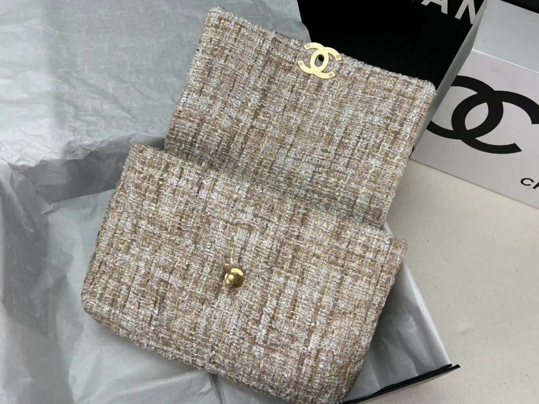 Chanel AAA Quality Messenger Bags For Women GoodFit 7607