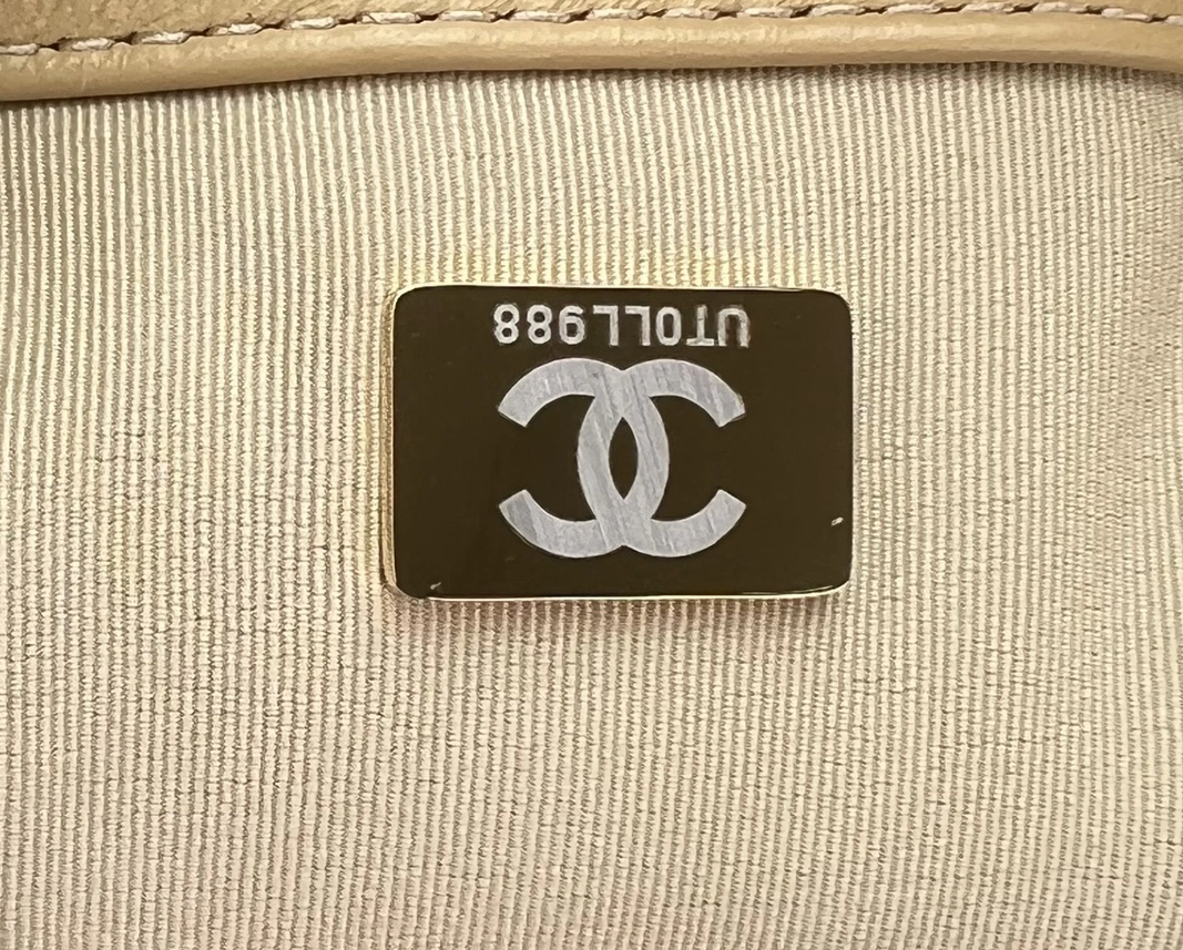 Chanel AAA Quality Messenger Bags For Women GoodFit 7607
