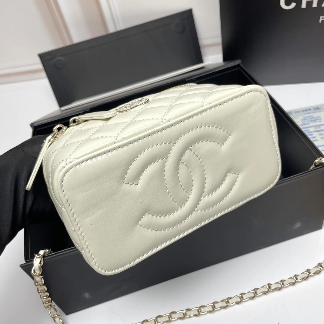 Chanel AAA Quality Messenger Bags For Women HighQuality 1162