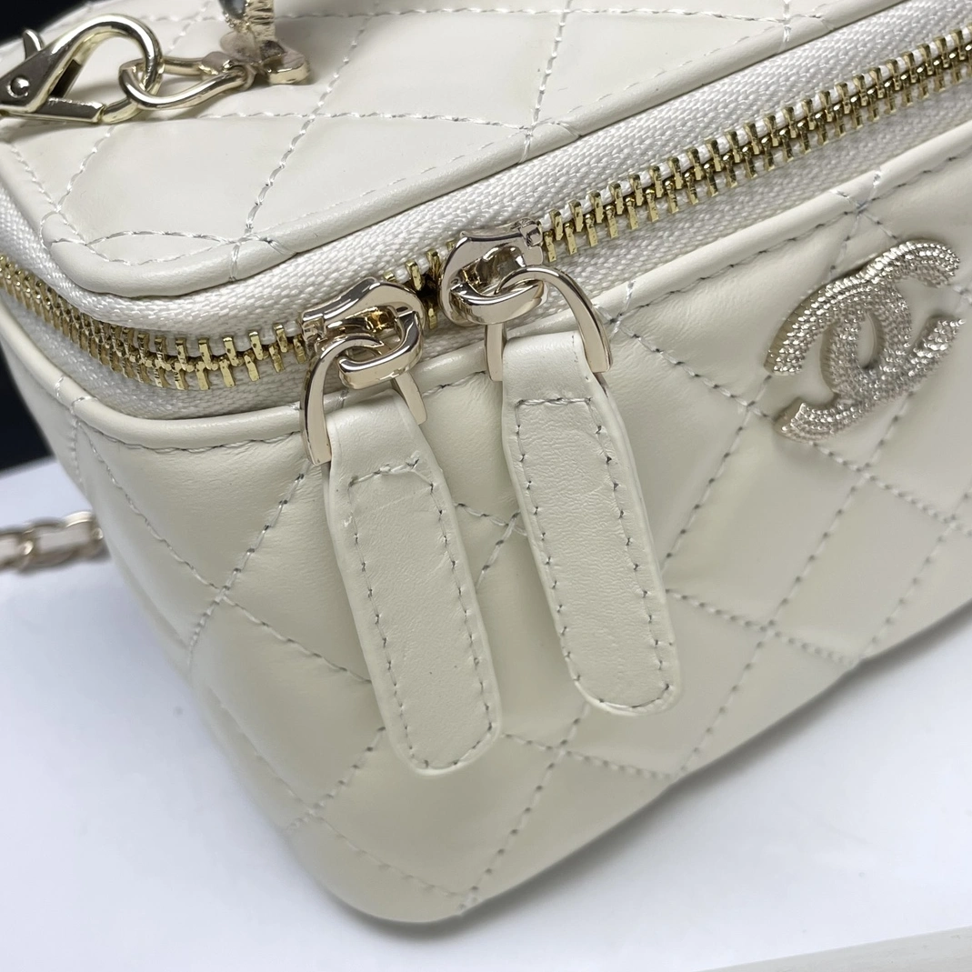 Chanel AAA Quality Messenger Bags For Women HighQuality 1162