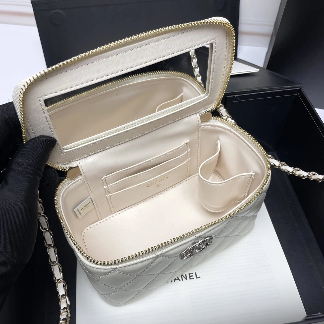 Chanel AAA Quality Messenger Bags For Women HighQuality 1162