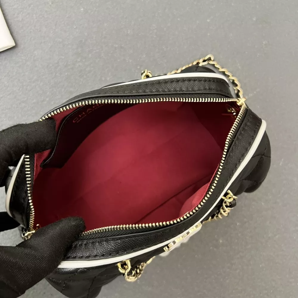 Chanel AAA Quality Messenger Bags For Women HighQuality 905