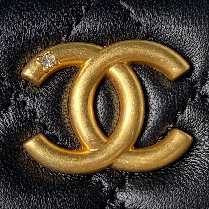 Chanel AAA Quality Messenger Bags For Women Lightweight 2593