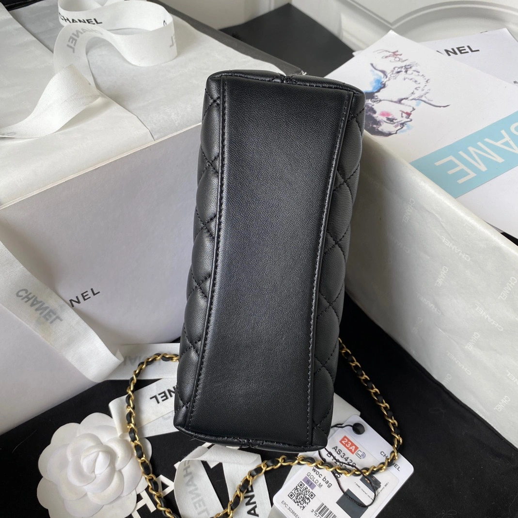 Chanel AAA Quality Messenger Bags For Women Lightweight 2593