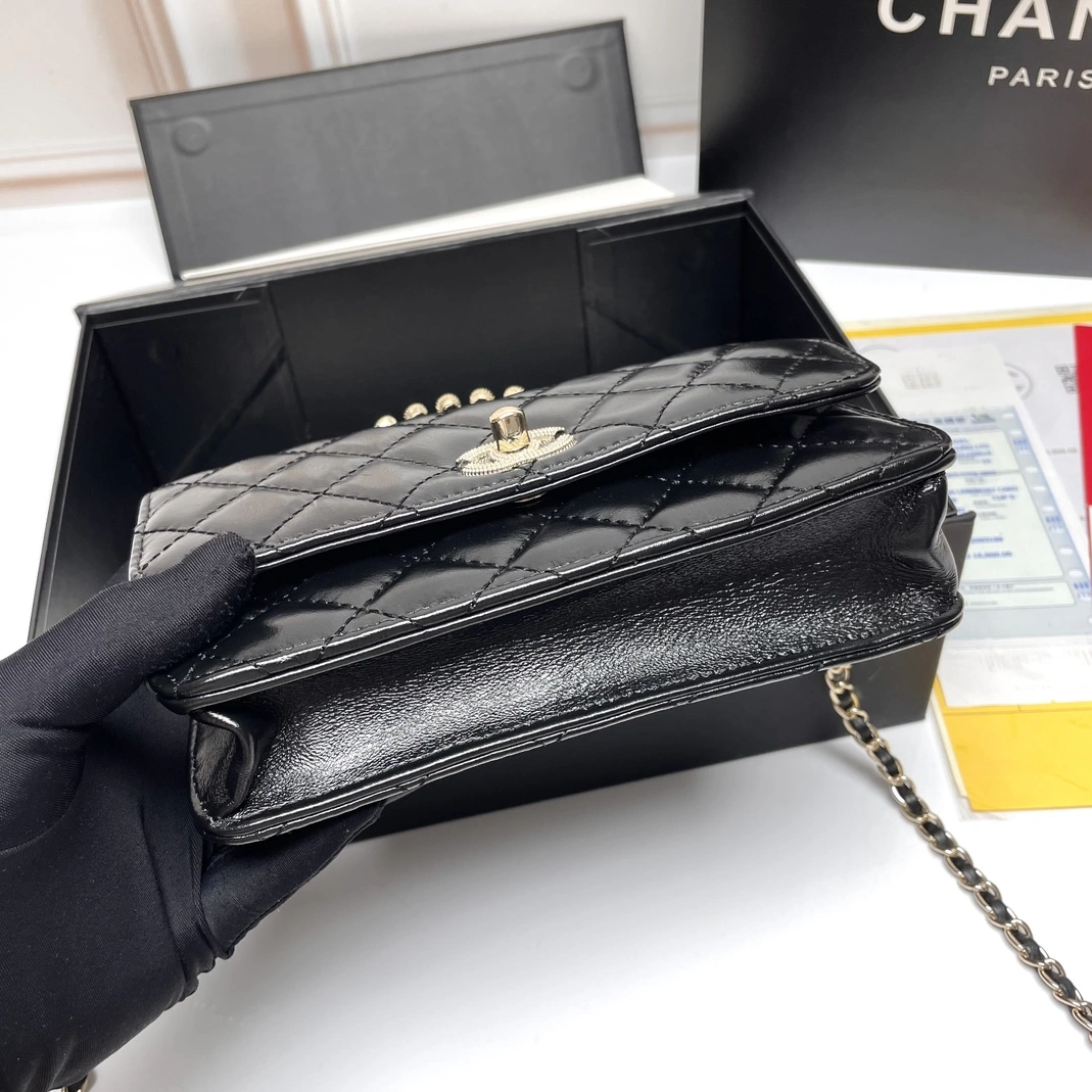 Chanel AAA Quality Messenger Bags For Women Lightweight 3771