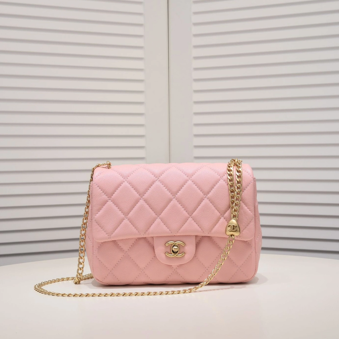 Chanel AAA Quality Messenger Bags For Women Minimalist 465