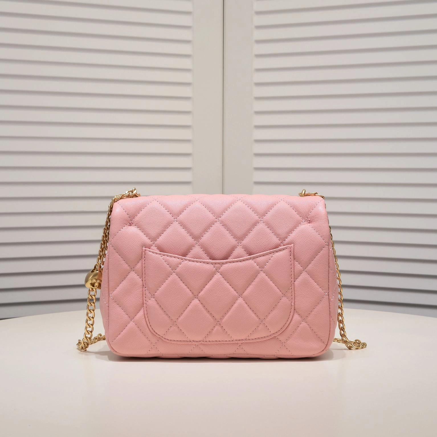 Chanel AAA Quality Messenger Bags For Women Minimalist 465