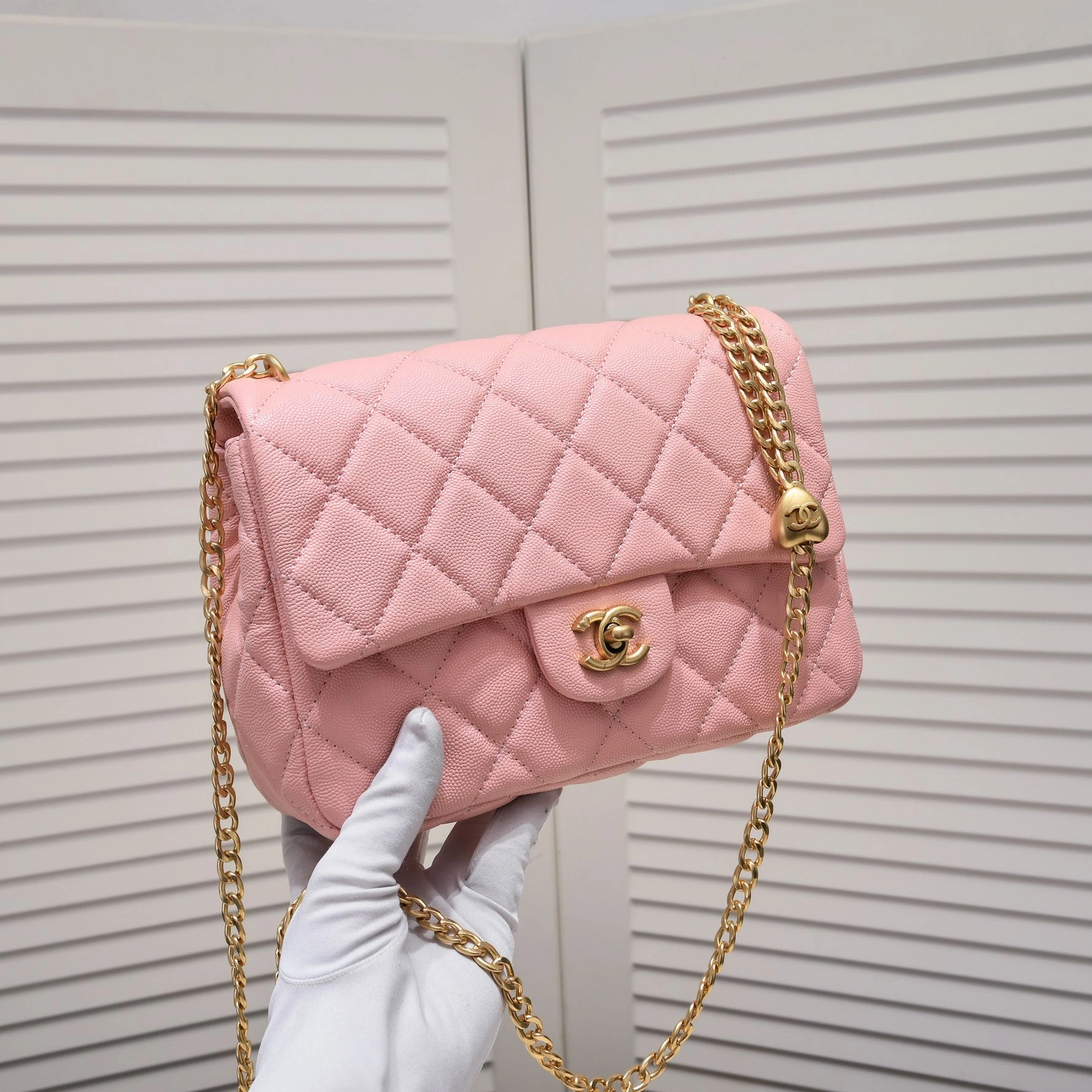 Chanel AAA Quality Messenger Bags For Women Minimalist 465