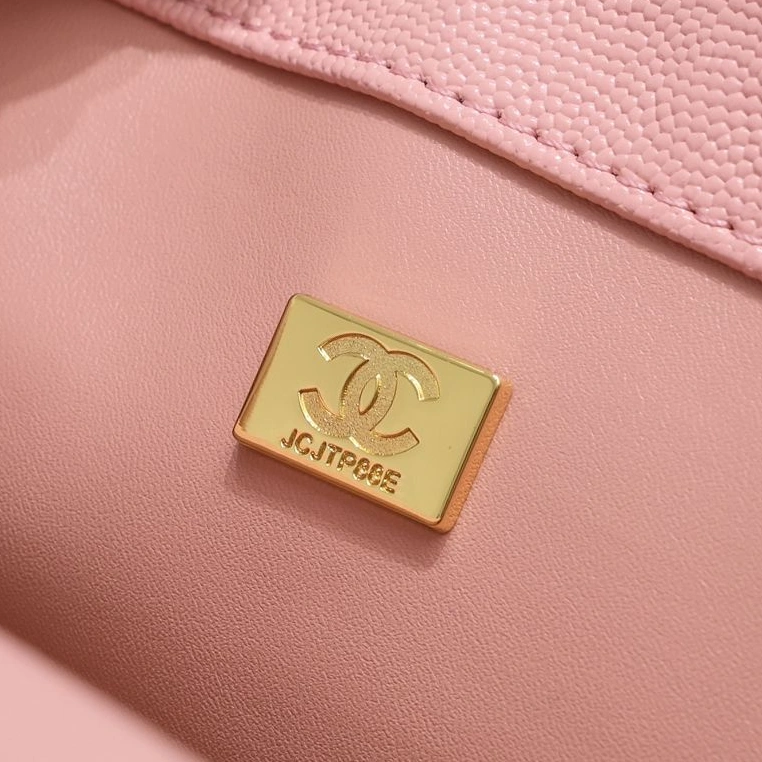 Chanel AAA Quality Messenger Bags For Women Minimalist 465