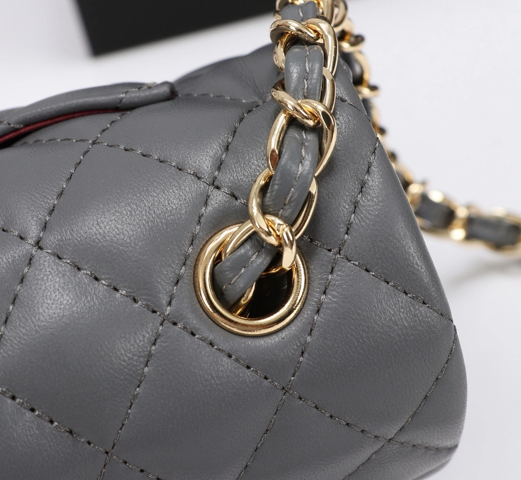 Chanel AAA Quality Messenger Bags For Women Minimalist 5830