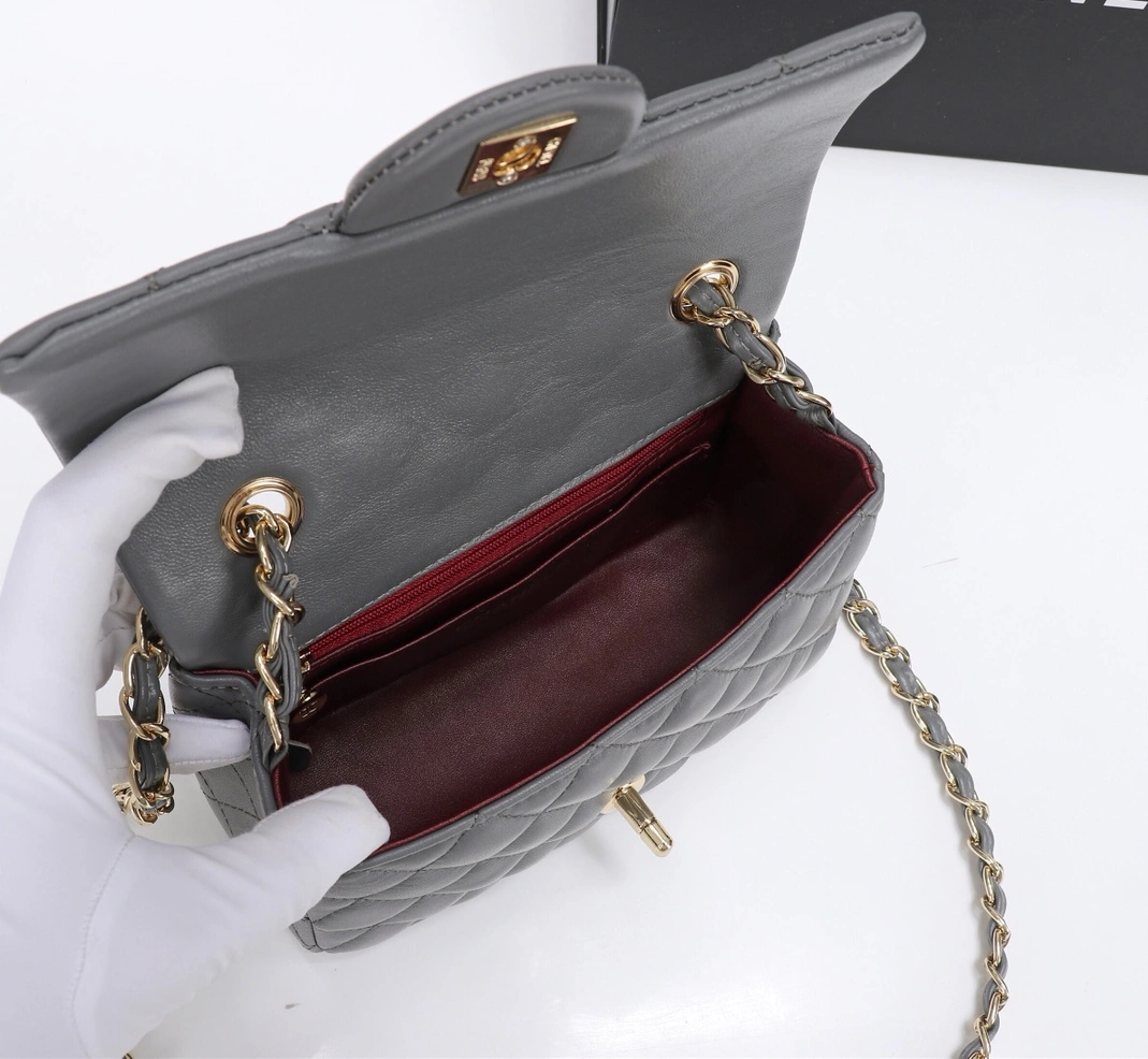 Chanel AAA Quality Messenger Bags For Women Minimalist 5830
