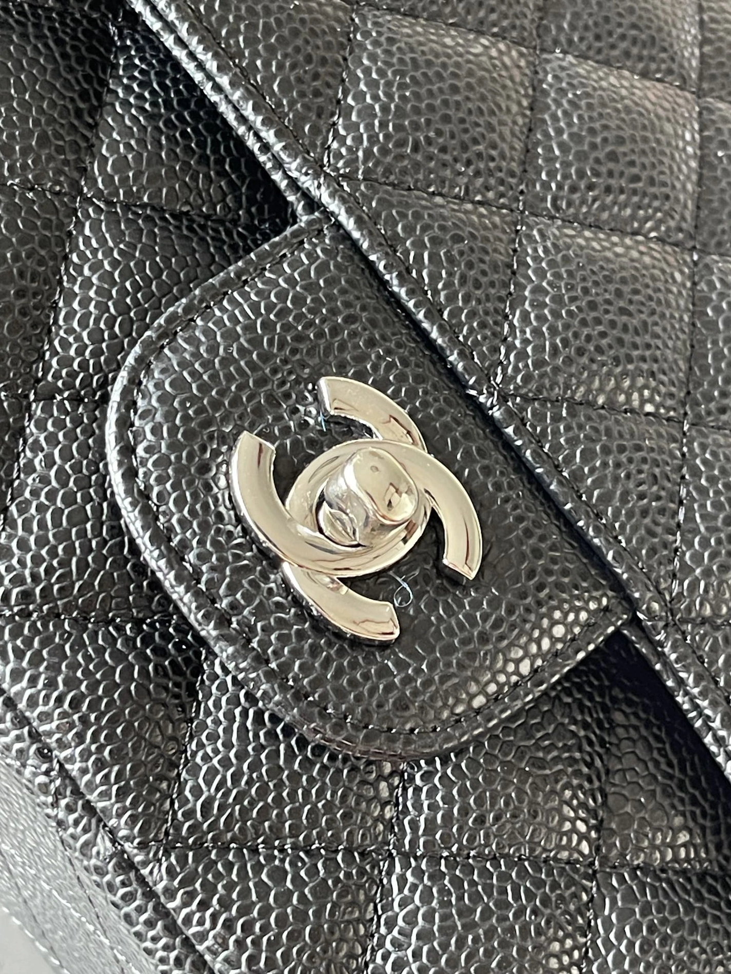 Chanel AAA Quality Messenger Bags For Women Minimalist 6665
