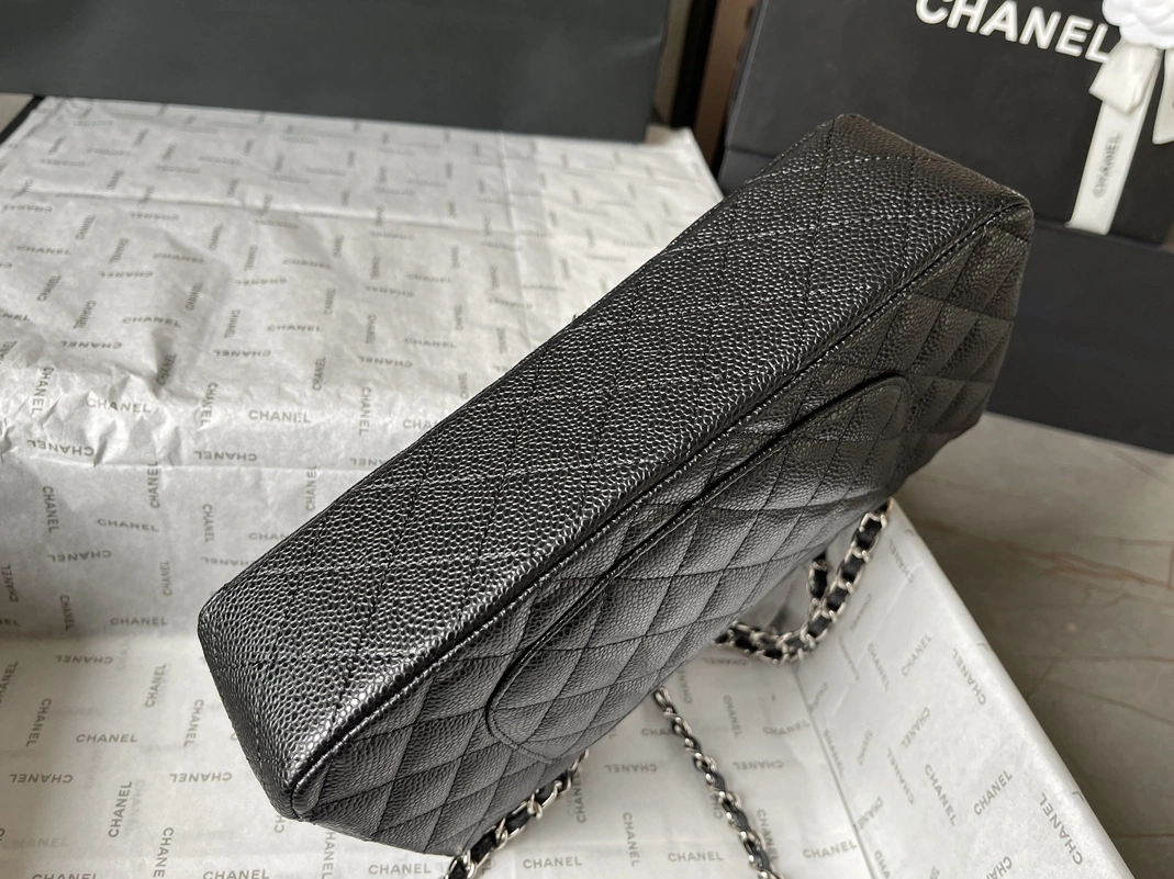 Chanel AAA Quality Messenger Bags For Women Minimalist 6665
