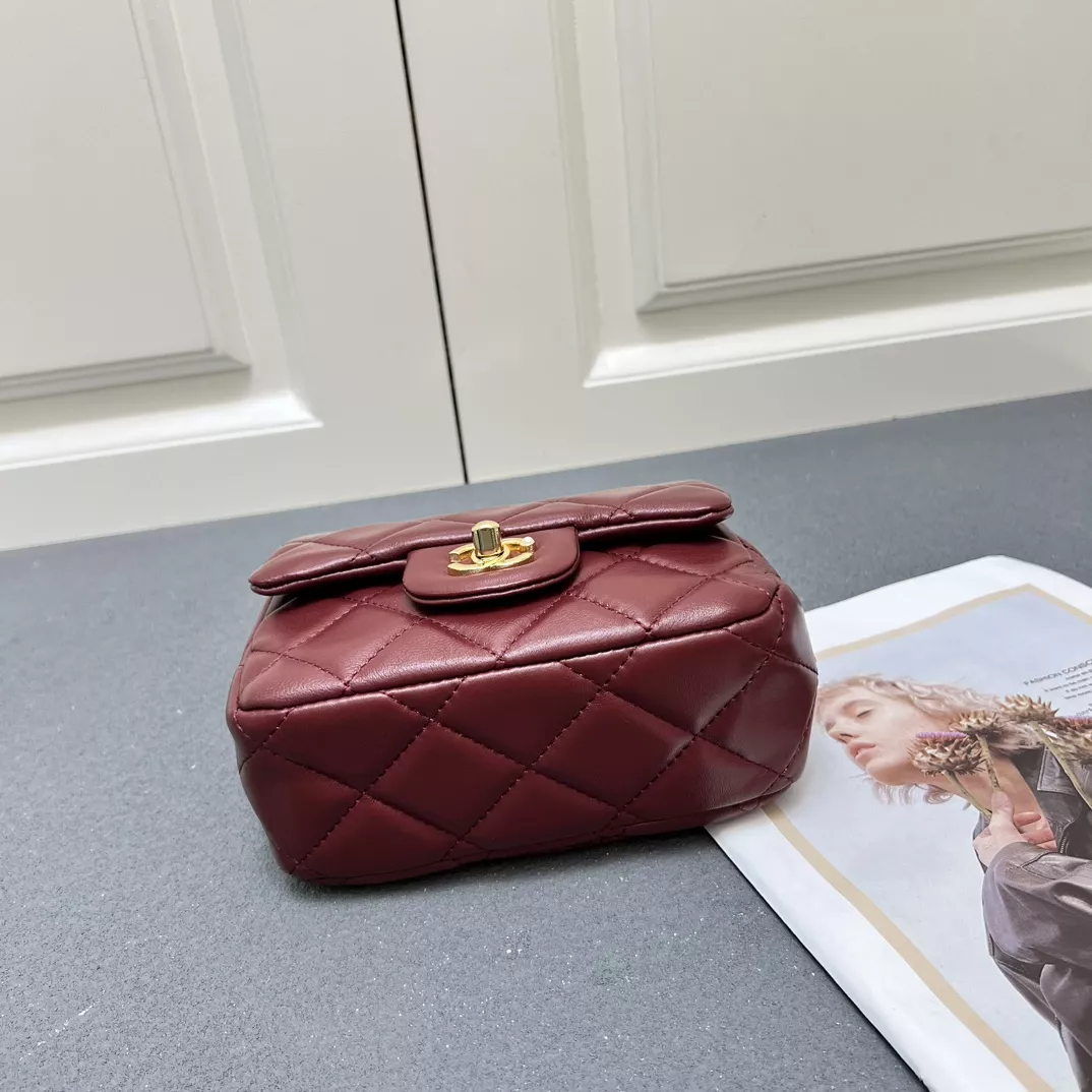 Chanel AAA Quality Messenger Bags For Women Minimalist 6719