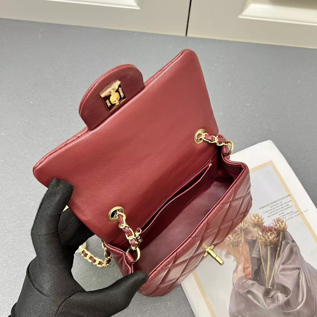 Chanel AAA Quality Messenger Bags For Women Minimalist 6719