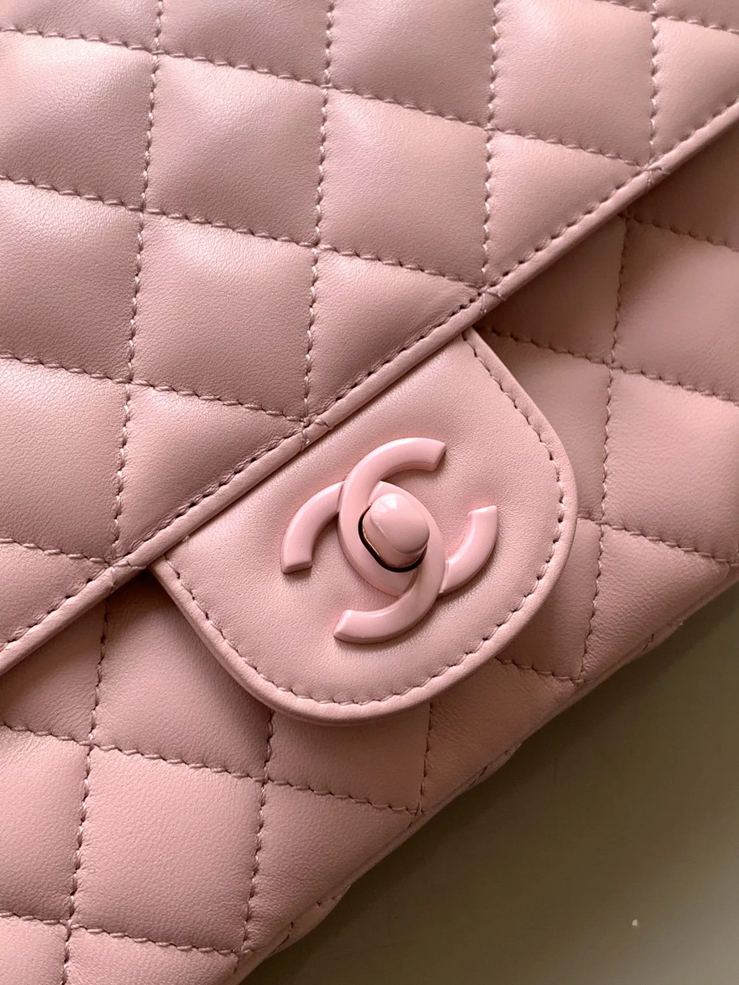 Chanel AAA Quality Messenger Bags For Women Modern 3398