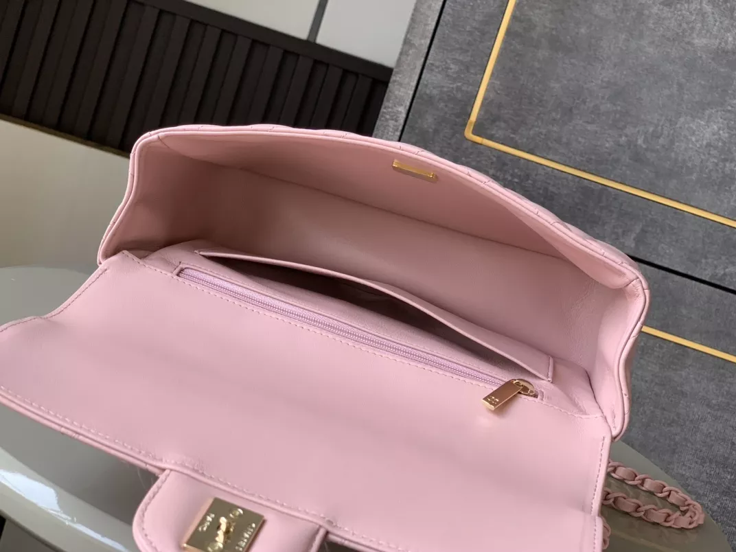 Chanel AAA Quality Messenger Bags For Women Modern 3398