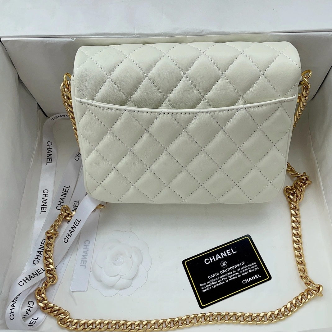 Chanel AAA Quality Messenger Bags For Women Modern 5940