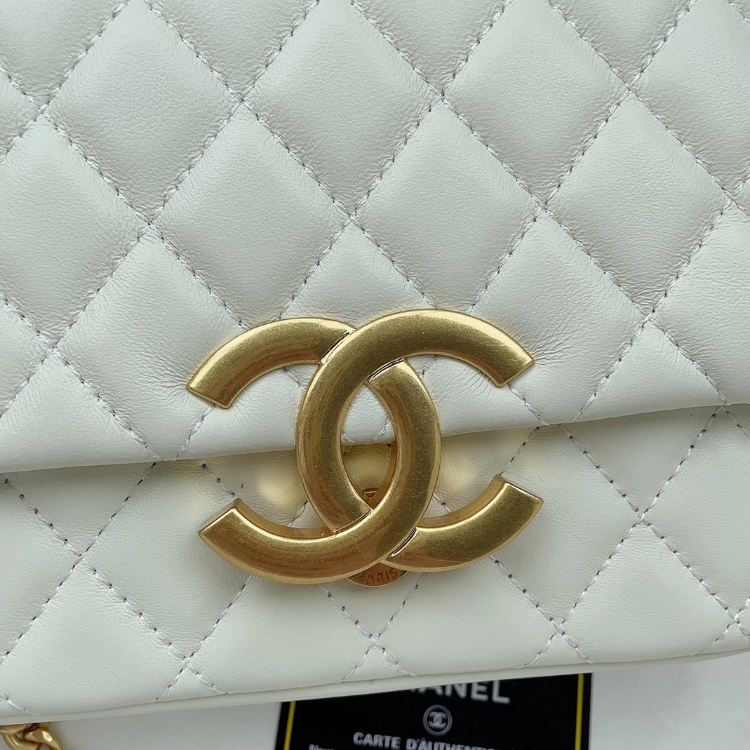Chanel AAA Quality Messenger Bags For Women Modern 5940
