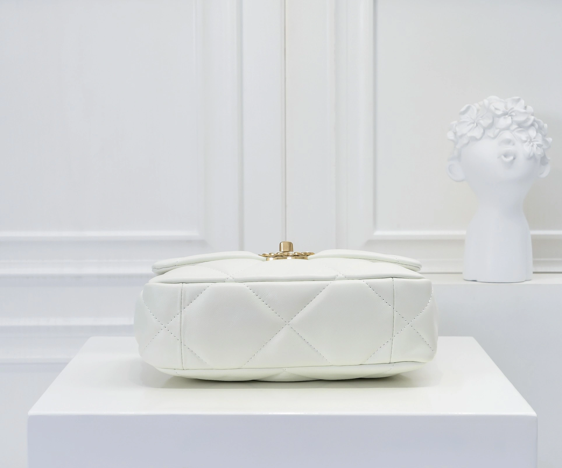 Chanel AAA Quality Messenger Bags For Women NewStyle 4428